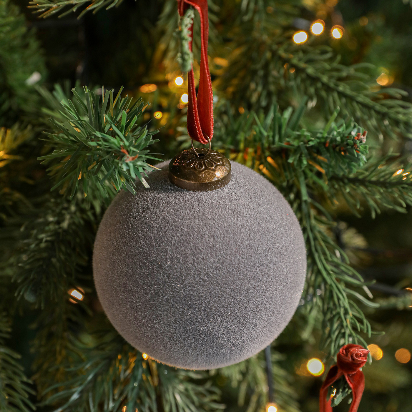 Retro 8CM flocado de plástico bola de Navidad colgante colorida colgante de árbol de Navidad caja de ventanas decoración bola redonda
