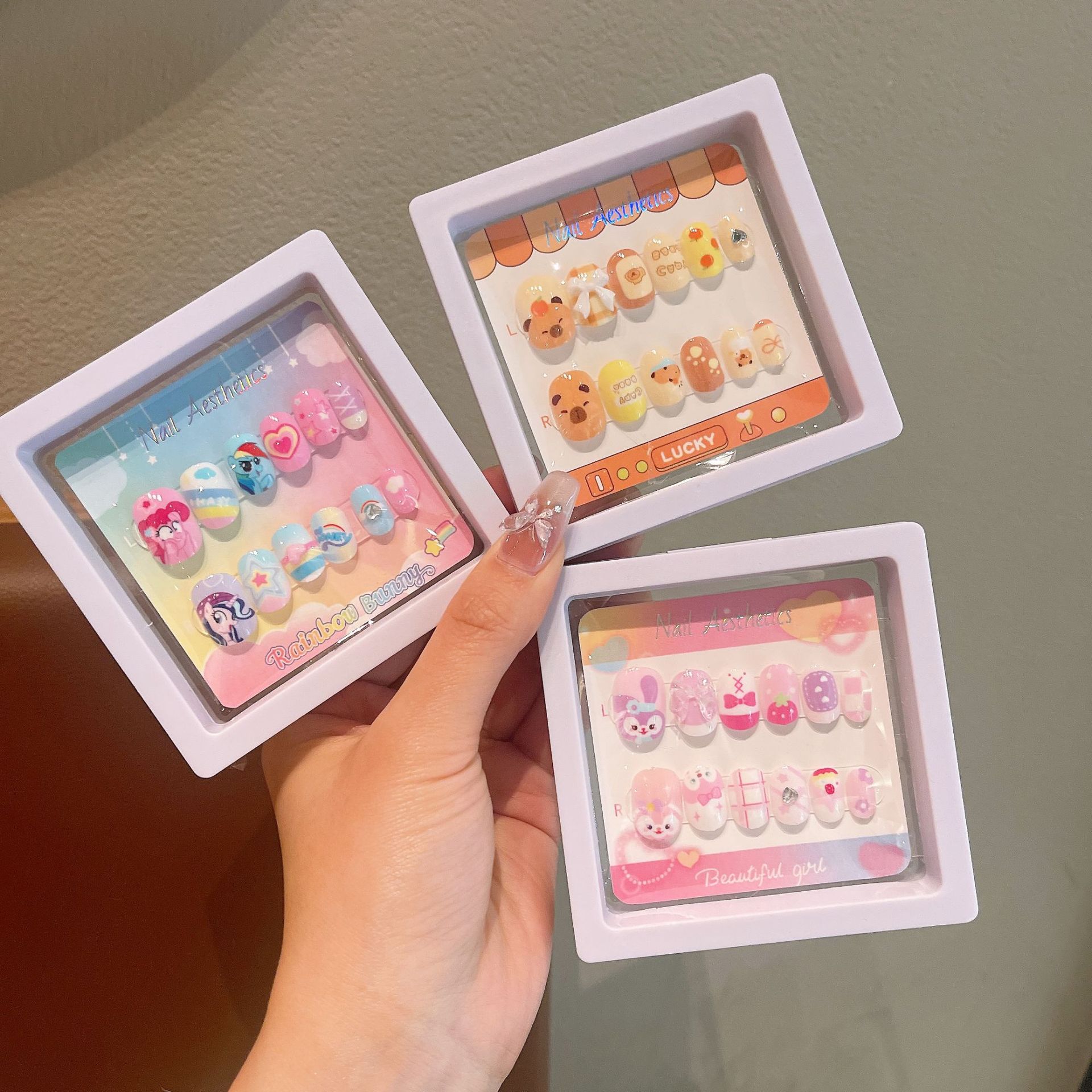 Nuevo pegatina de uñas para niños Pequeño Maculome vestir dibujos animados de uñas niñas lindas piezas de uñas productos terminados