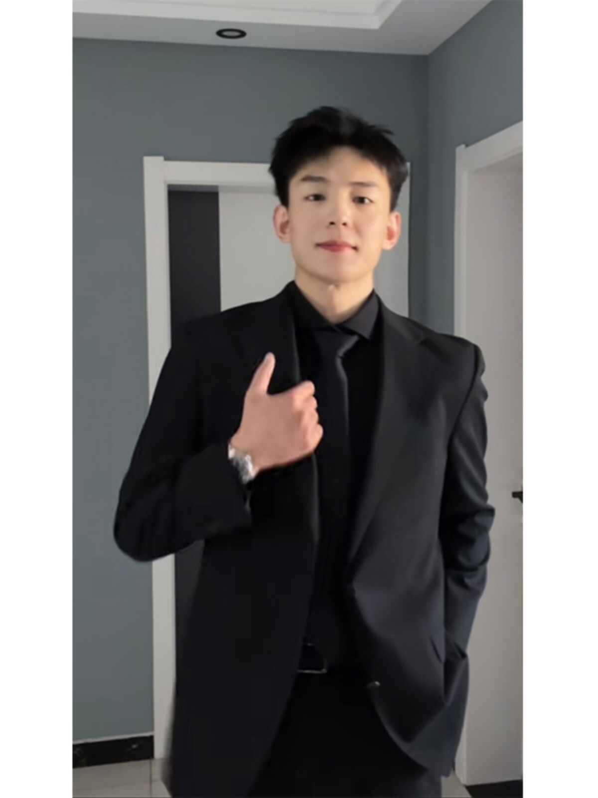 검은 양복