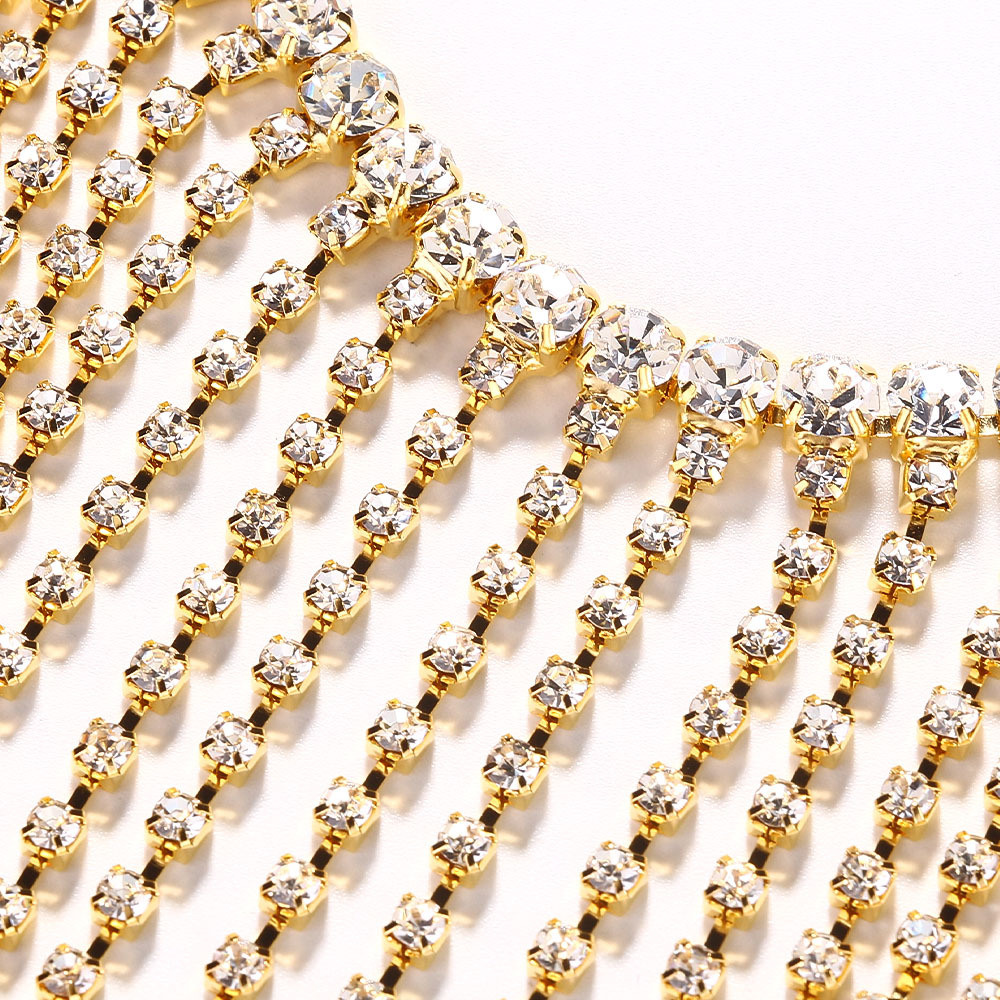 Europa y los Estados Unidos máscaras de brilla larga atmósfera de cadena de garra máscara de diamante accesorios de fiesta máscara de mujer