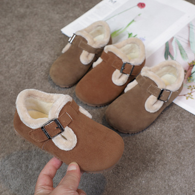 Корейская версия обуви Birkenstock, зима 2025, новый стиль, меховая обувь для девочек, нескользящая бархатная хлопковая обувь для мальчиков на мягкой подошве