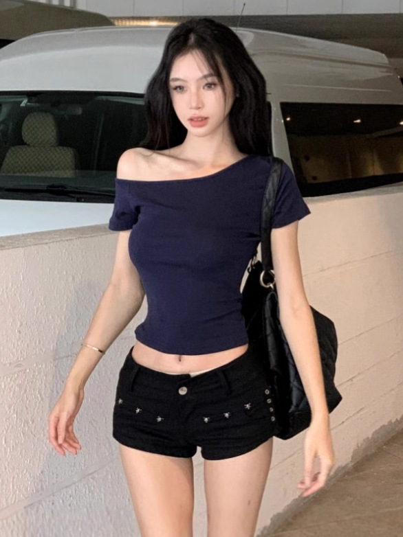 ins純情セクシーガールズオフショルダー斜め襟エレガントスリムフィット半袖Tシャツ女性用セクシータイトフィットベースレイヤー辣妹トップス女性向けトレンド