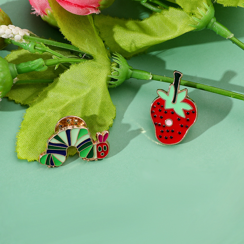 4g Weight Brooches Classification Holiday, Daily Occasion Alloy Material Cartoon, Strawberry Pattern Unisex Gender Enamel Design Casual, Cute Style Casual Cute Pin Cartoon Strawberry Alloy Enamel Unisex Brooches 18