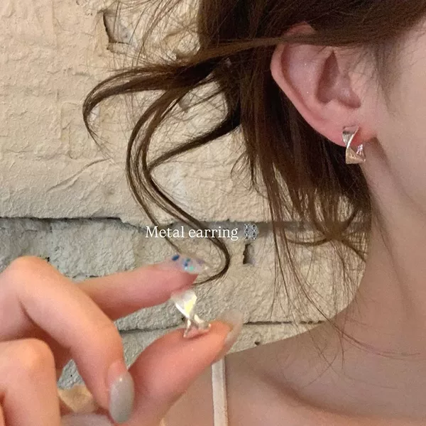 French-Style Silver Brushed Twisted Wrap-Around Earrings for Women, Hoop Earrings, Ear Clips, Ear Studs, Summer Earrings, Simple and Elegant