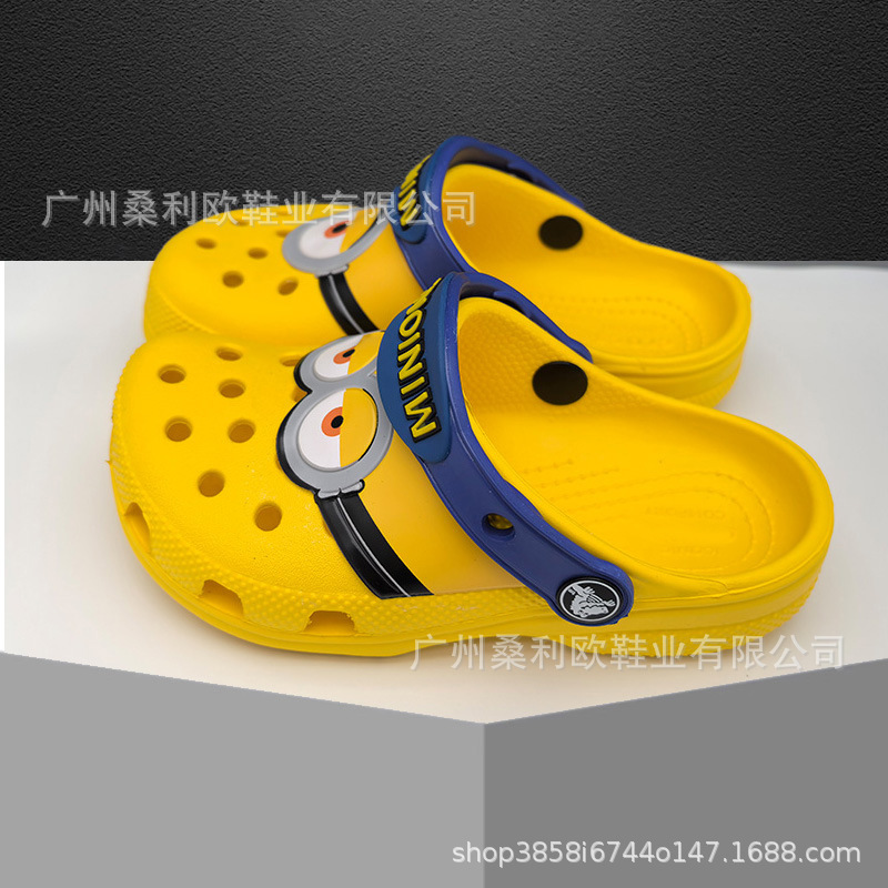 Children's Croc Shoes Minions Boys and Girls Beach Shoes Slippers Sandals Non-Slip Pikachu Baotou Slippers Wholesale