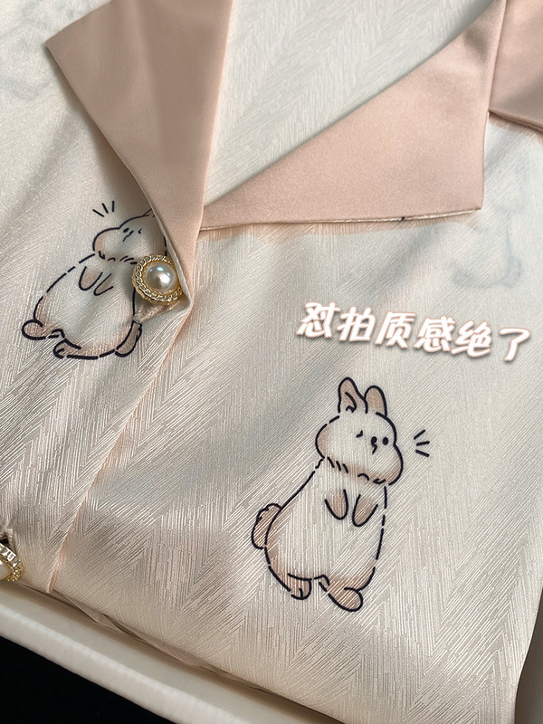 Cat Silk Bunny Pajamas for Women Spring and Autumn Gift Box Set Homewear Silk Shirt Mulberry Silk Set Cat Silk Bunny Pajamas for Women Spring and Autumn Gift Box Set Homewear Silk Shirt Mulberry Silk Set
