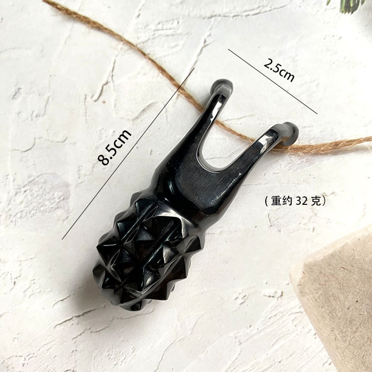 牛の角の鼻のフォークの手の雷は花のツボの顔のマッサージ器の黒い花の牛の角の中実のハンドを彫って遊びます。|undefined
