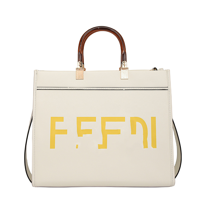 Bolso de hombro transfronterizo para mujer Bolso de mano de diseño de nicho retro europeo y americano al por mayor Bolso de mensajero de gran capacidad de alta calidad