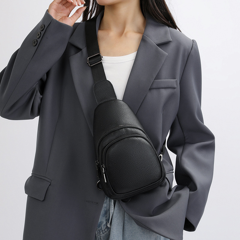 Bolso de pecho de cuero transfronterizo para mujeres 2025, nuevo estilo para hombres y mujeres, bolso de hombro retrógrado simple, bolso de cuero de cabeza, moda