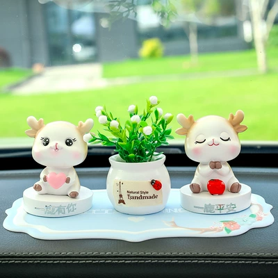 New Yilu Ping An Car Ornaments Deer Ornaments Car Small Ornaments Center Console Decorations Car Decoration Supplies