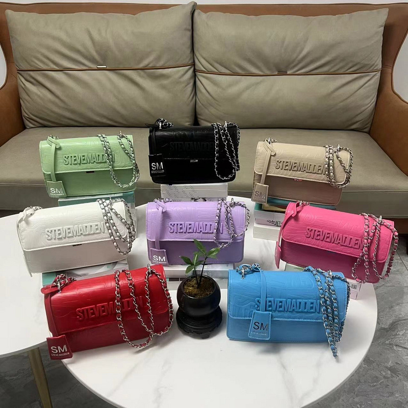 Bolso de hombro transfronterizo para mujer, tendencia europea y americana, letra de moda, bolso cuadrado pequeño, cómodo, casual, cadena de todo fósforo, bolso de mensajero al por mayor