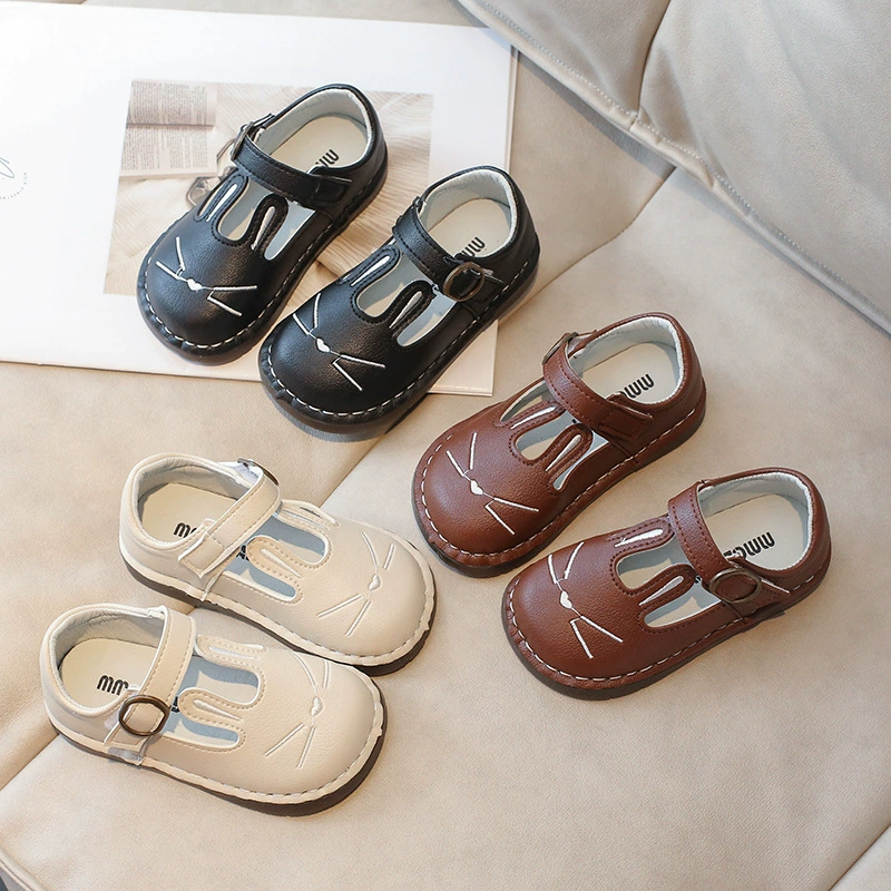 Маленькие кожаные туфли для детей весной и осенью милые мультяшные дети для девочек модная обувь принцессы на мягкой подошве детский сад 1-3