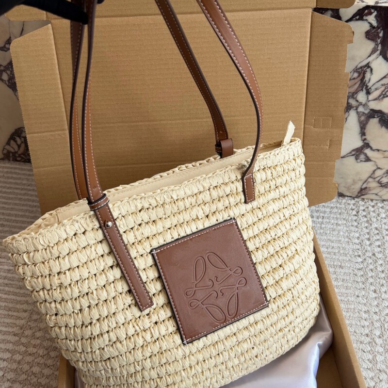 Large-capacity woven raffia handbag for mothers, suitable for seaside vacations and leisure, single-shoulder straw beach bag Large-capacity woven raffia handbag for mothers, suitable for seaside vacations and leisure, single-shoulder straw beach bag