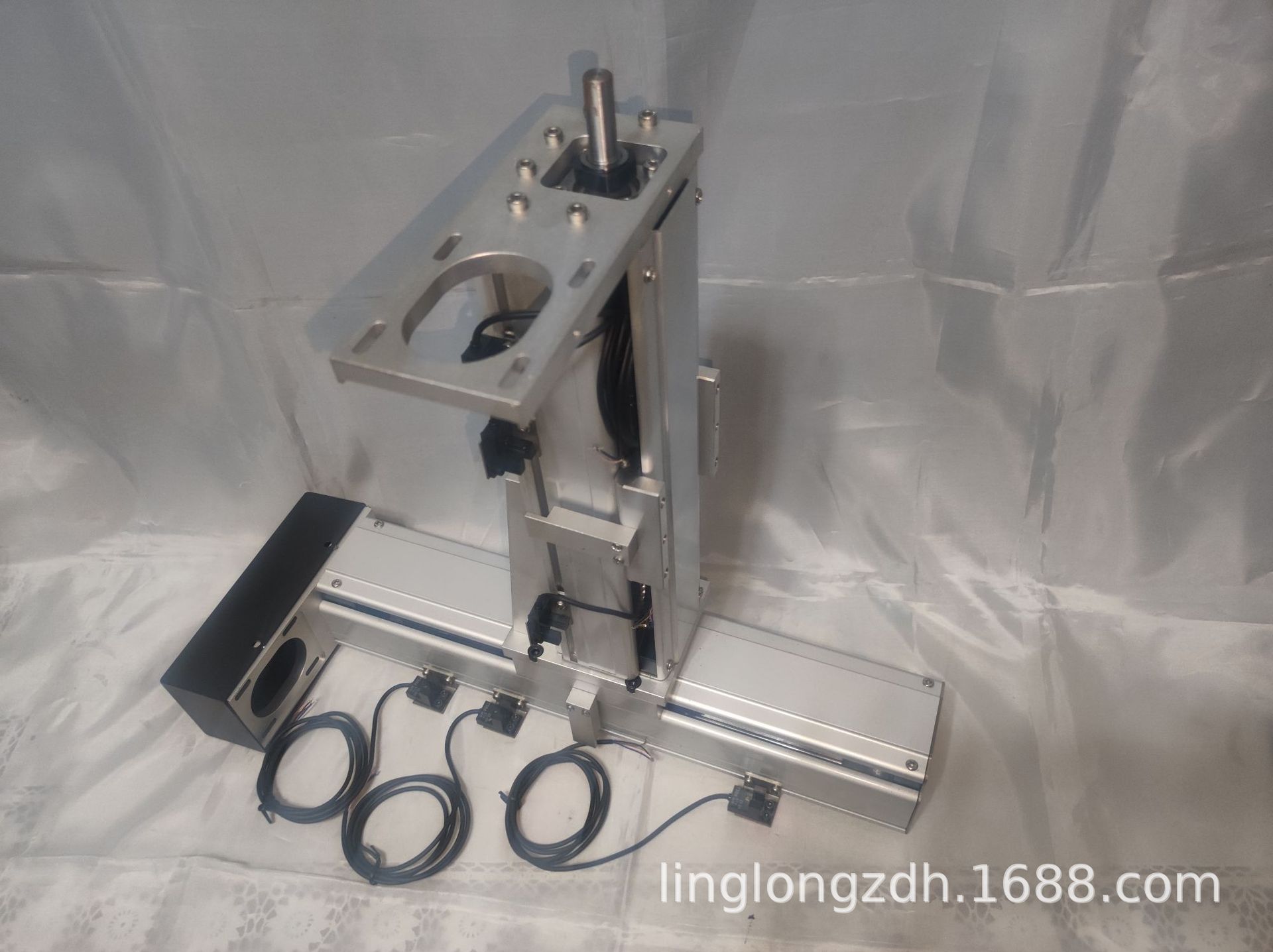 ����ģ��  �Զ����豸 ʵ���Ҽ�� ��̨ ģ��