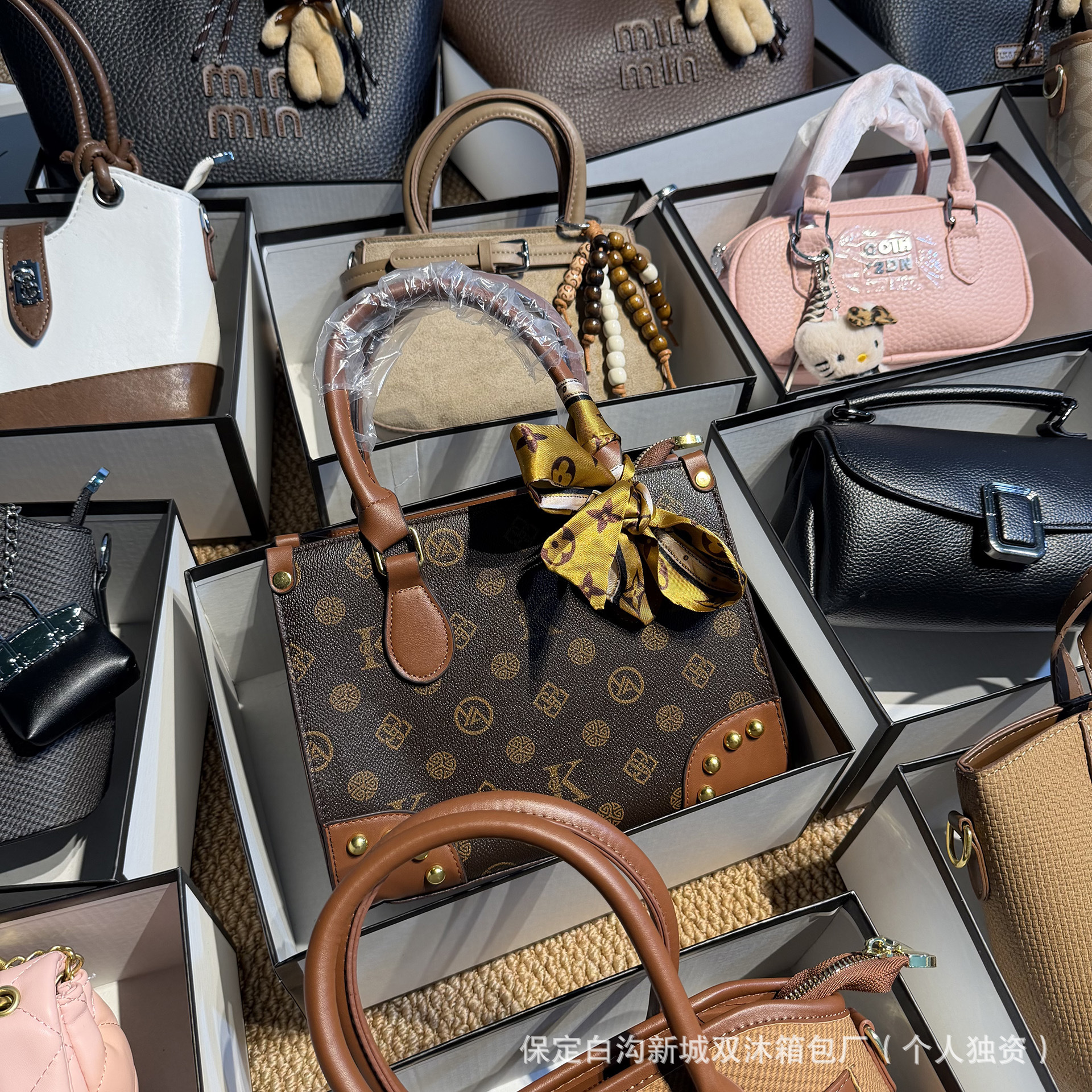 Wholesale New Mixed Batch Women's Handbags Original Packaging Assorted Styles Women's Single Shoulder Crossbody Tote Bags Fashion Versatile Influencer Bags