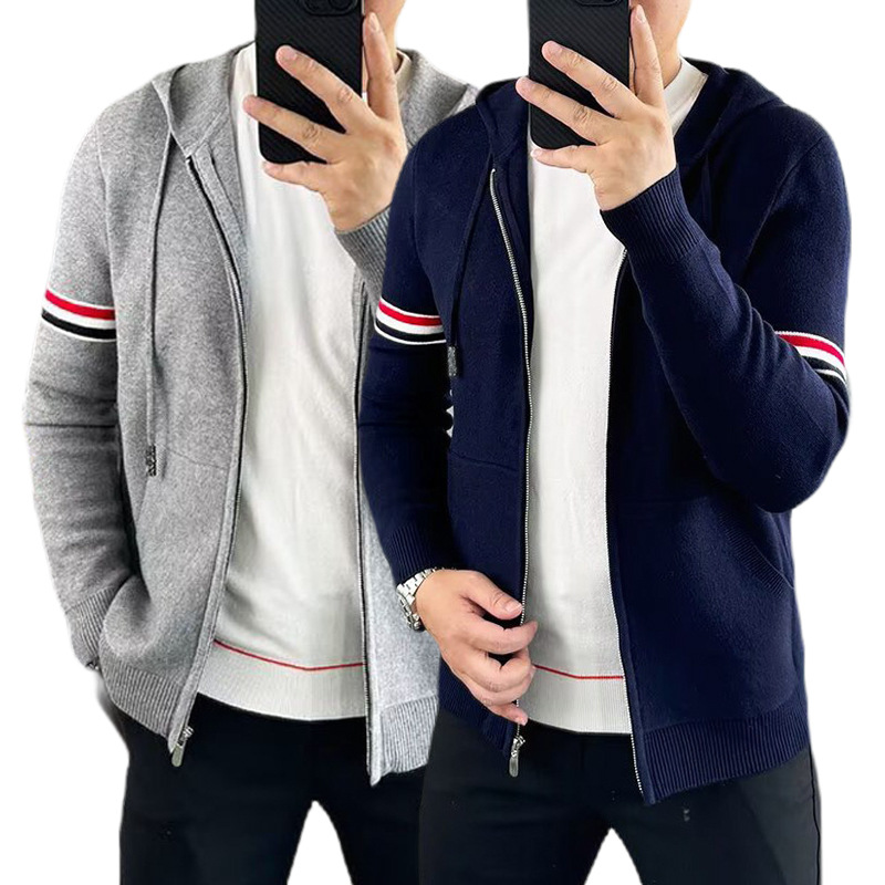 Explosiones transfronterizas de tamaño europeo barra rayada aguja con capuz camisa de punto suéter cardigan chaqueta fábrica al por mayor