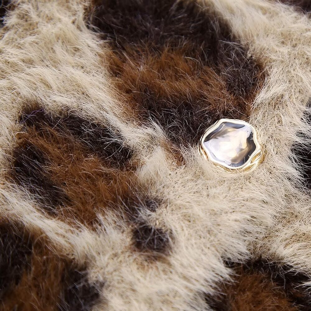 Women's Clothing Winter New Women's Round Neck Animal Pattern Jacquard Fur Effect Knitted Sweater Jacket_voghion.com