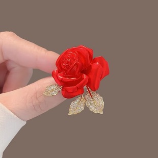 Red Rose Brooch Women's Light Luxury Elegant Corsage Suit Sweater Pin Trendy Gift Brooch