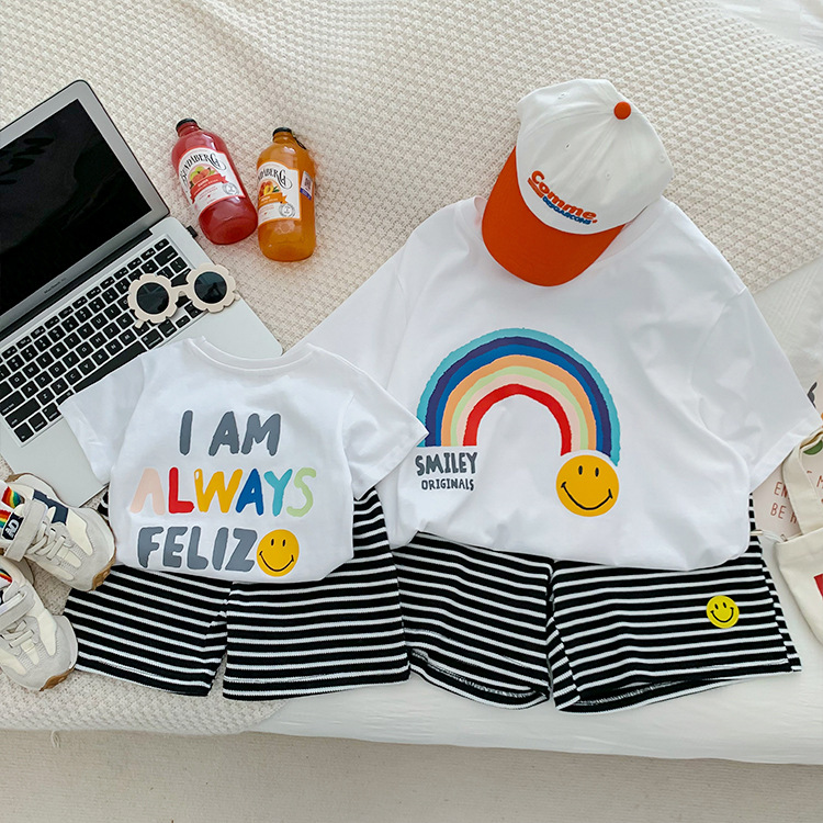 Rainbow Smiley Face Parent-Child Outfits 2026 New Summer Mother and Child Short-Sleeve T-Shirts for Babies, Family of Three