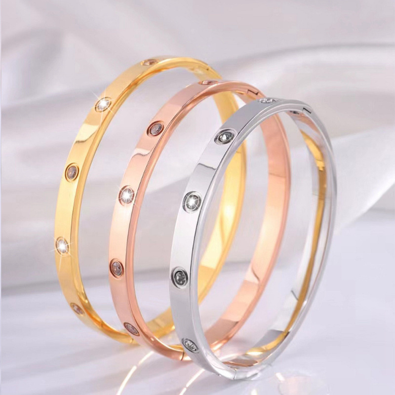 Cross-border foreign trade hot selling fashion atmosphere card home full of diamond LOVE bracelet women's rose gold simple buckle diamond bracelet Cross-border foreign trade hot selling fashion atmosphere card home full of diamond LOVE bracelet women's rose gold simple buckle diamond bracelet