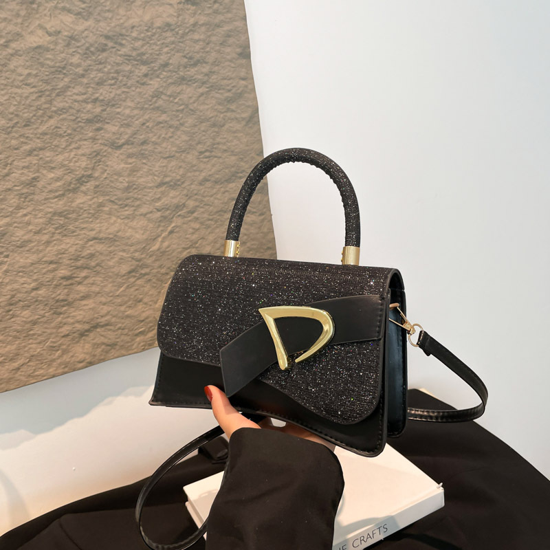 Moda y lujo ligero 2025 nuevo estilo estilo occidental estilo coreano popular retro casual color sólido bolso pequeño de mensajero de un solo hombro