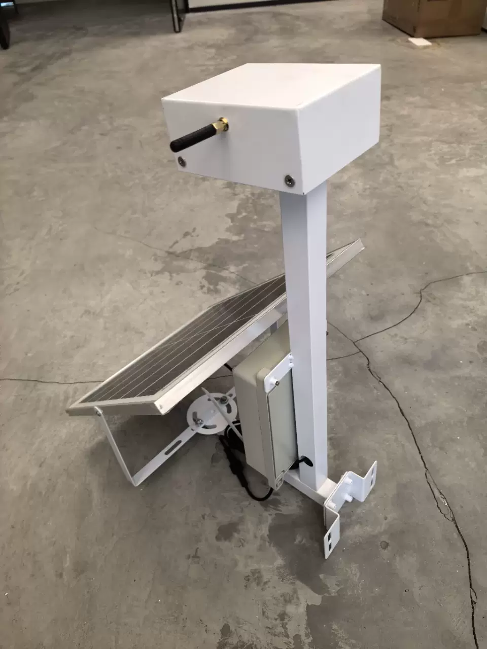 太阳能支架监控器支架钣金加工激光切激光焊五金冲压