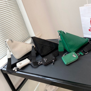 P�Ұ����¿����ǰ�С���OӋ�r�аٴ�Ƥ�|�μ���߼���б���Ů��.