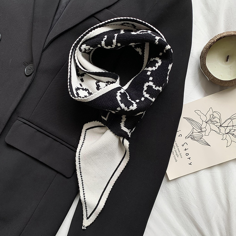 Bufandas de punto de alta sensación de nuevo estilo coreano otoño invierno versátil tablero de ajedrez perforación toallas de orejas perezosas cruzada guillera