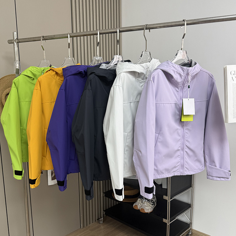 Outdoor Three-Proof Fabric! Dopamine Color Lightweight Windproof and Waterproof Hooded Soft Shell Jacket Mountaineering Jacket Spring