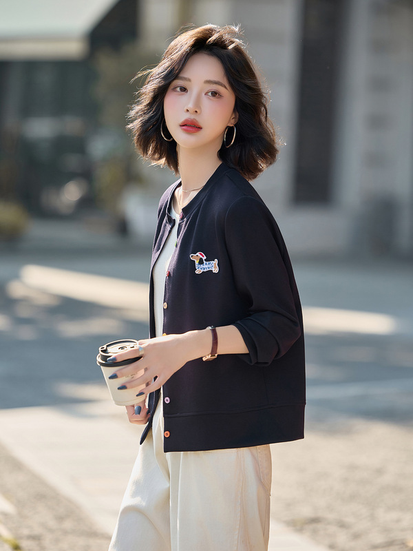 撞色彩扣开衫女外套2025秋季新款女装小狗刺绣洋气休闲上衣ME5712|undefined