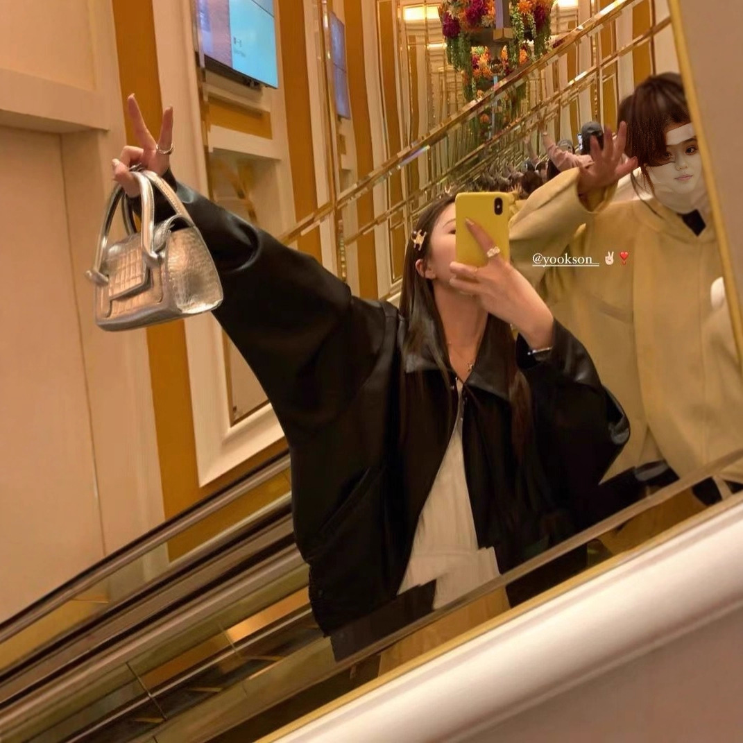 New Spring and Autumn Zipper Lapel Black Leather Jacket Women's Short Loose Slim American Retro Motorcycle Jacket