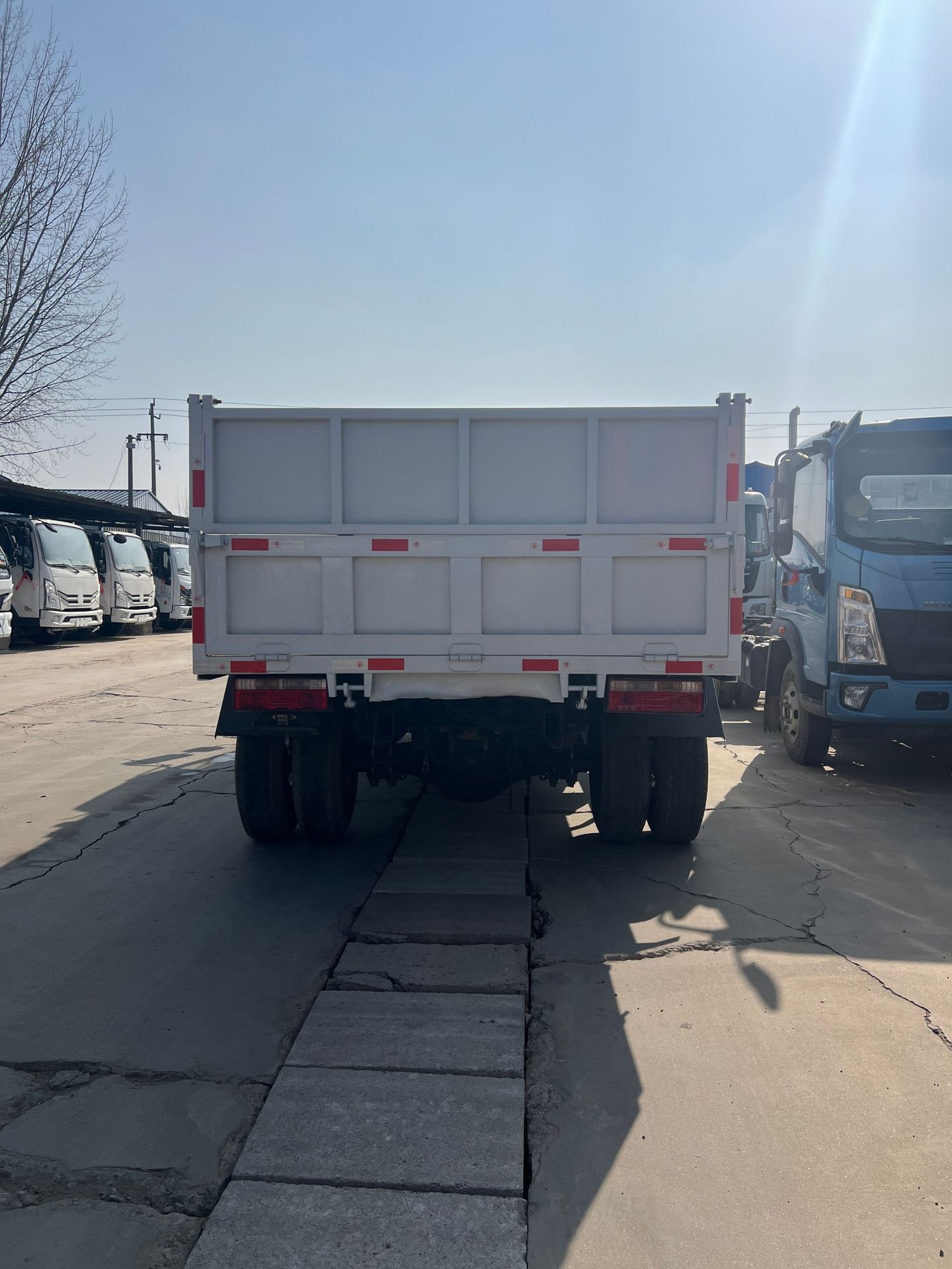 Exported to Africa, Refurbished Sinotruk Howo Brand Light Bulk Cargo Transport Transfer Truck, Dump Truck, Tipper Truck
