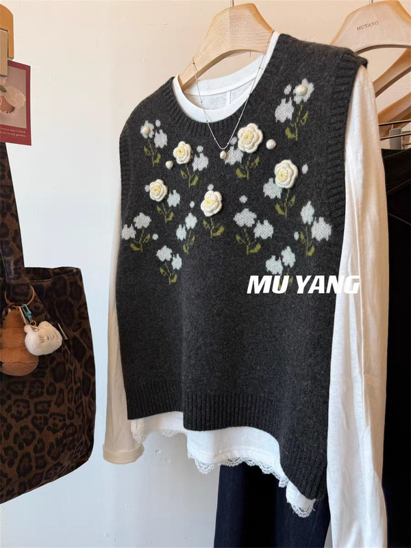 MUYANG 质感满满！立体白色花朵圆领无袖羊毛马甲背心女针织马夹|undefined