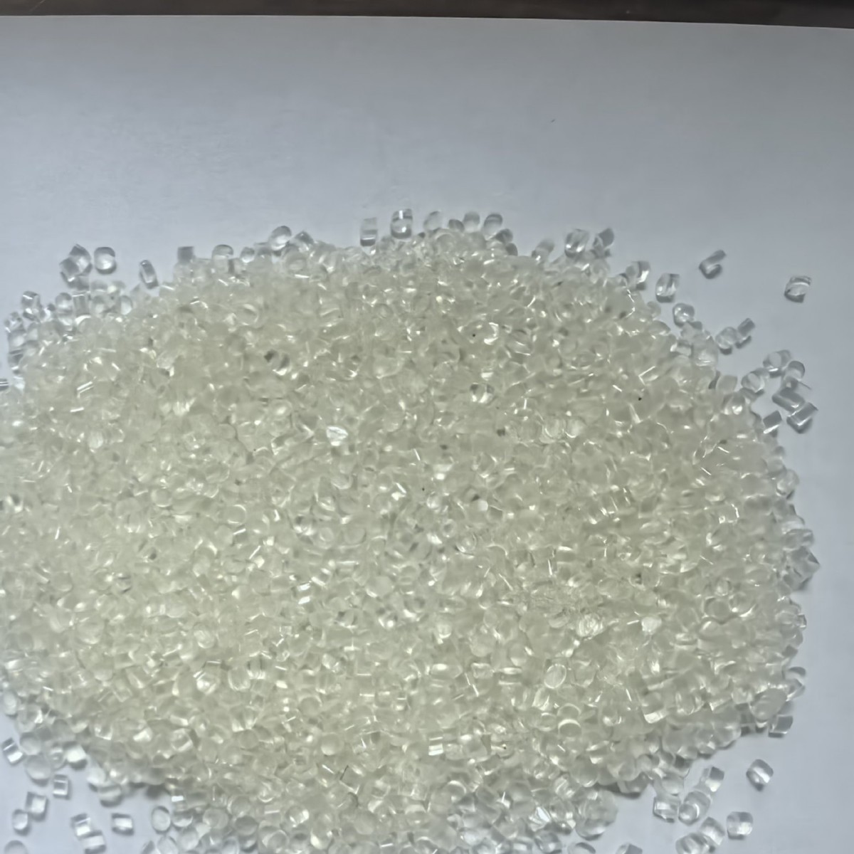 源头工厂新款进口副牌TPU塑料颗粒聚酯聚醚透明黑色白色现货供应