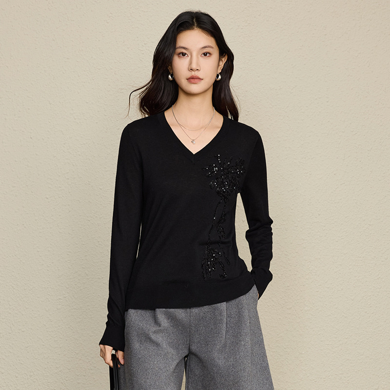 Designer Sequined Floral 2026 Early Spring Wool V-Neck Long-Sleeve Elegant Knit Sweater for Women, Lightweight Base Layer
