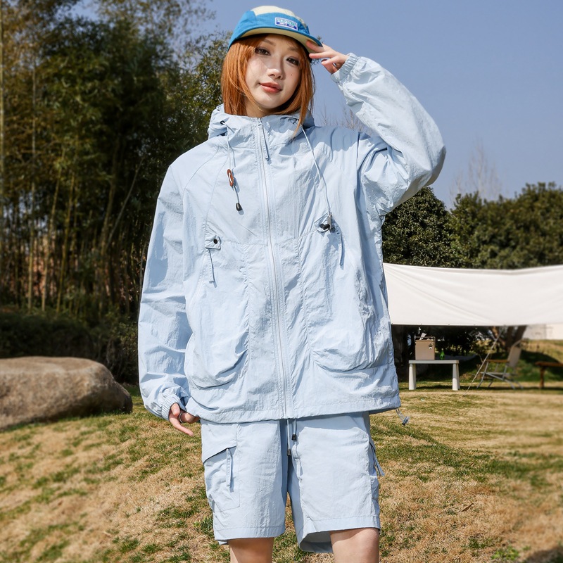 하늘색 정장