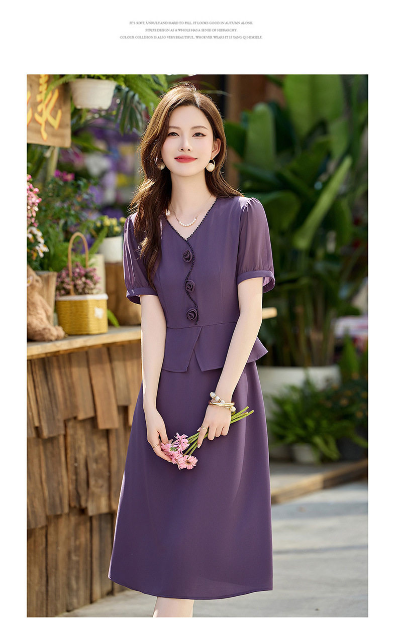 Đầm maxi nữ cổ V phối ren hoa hồng, tay ngắn, thiết kế giả hai lớp, cài khuy vải — tím hoa cà, Xanh lông mòng đen chi tiết 17