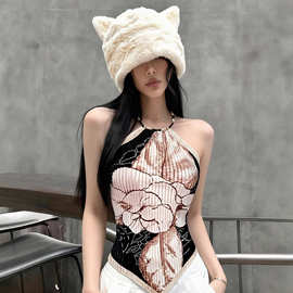 高级感穿搭印花贝母串珠挂脖丝巾背心2026春新款个性辣妹独特上衣