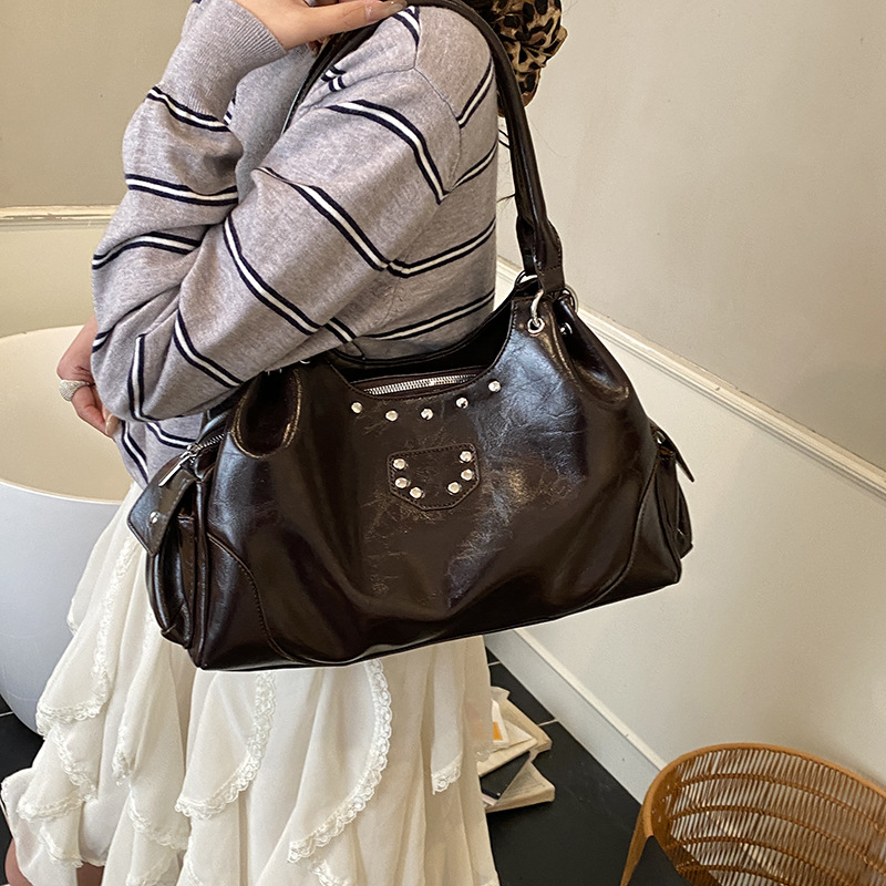 Women's Shoulder Bag Retro Work Commuting Large Capacity Studded_voghion.com
