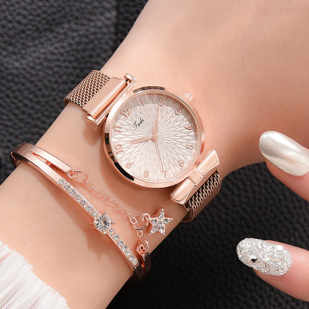 Fashion Women's Quartz Mesh Belt Watch AliExpress Explosive Women's Magnet Watch Watch + Bracelet Set Gift Watch