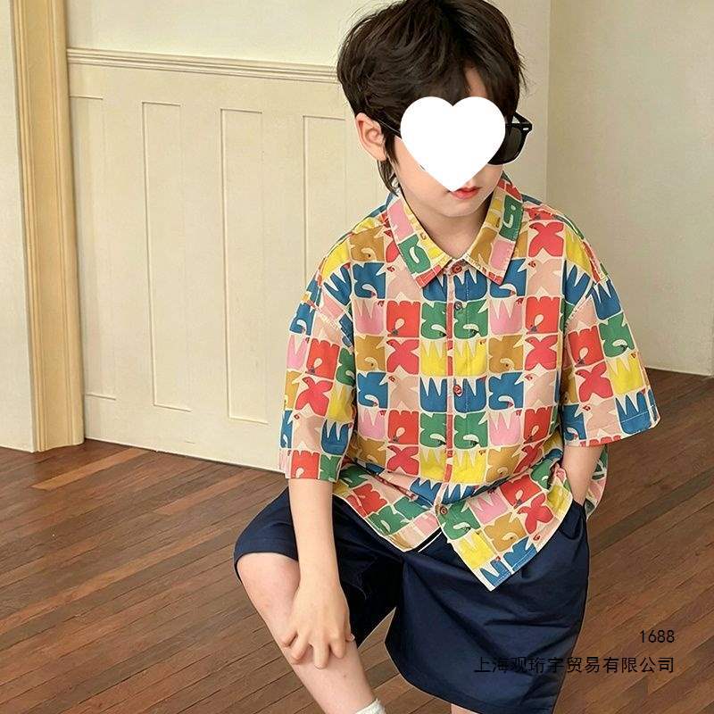 2026年新款美式夏季儿童薄上衣洋气男童短袖字母衬衫复古宝宝衬衫
