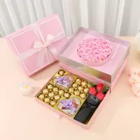 Рождественская розовая музыкальная шкатулка, вращающаяся блестящие волосы, поет высококлассная вытяжная коробка для оптовой упаковки шоколада