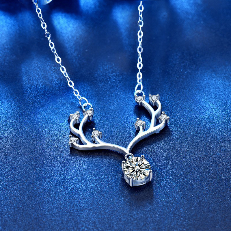 Romantic Sweet Deer Sterling Silver Gra Polishing Inlay Moissanite Pendant Necklace display picture 2