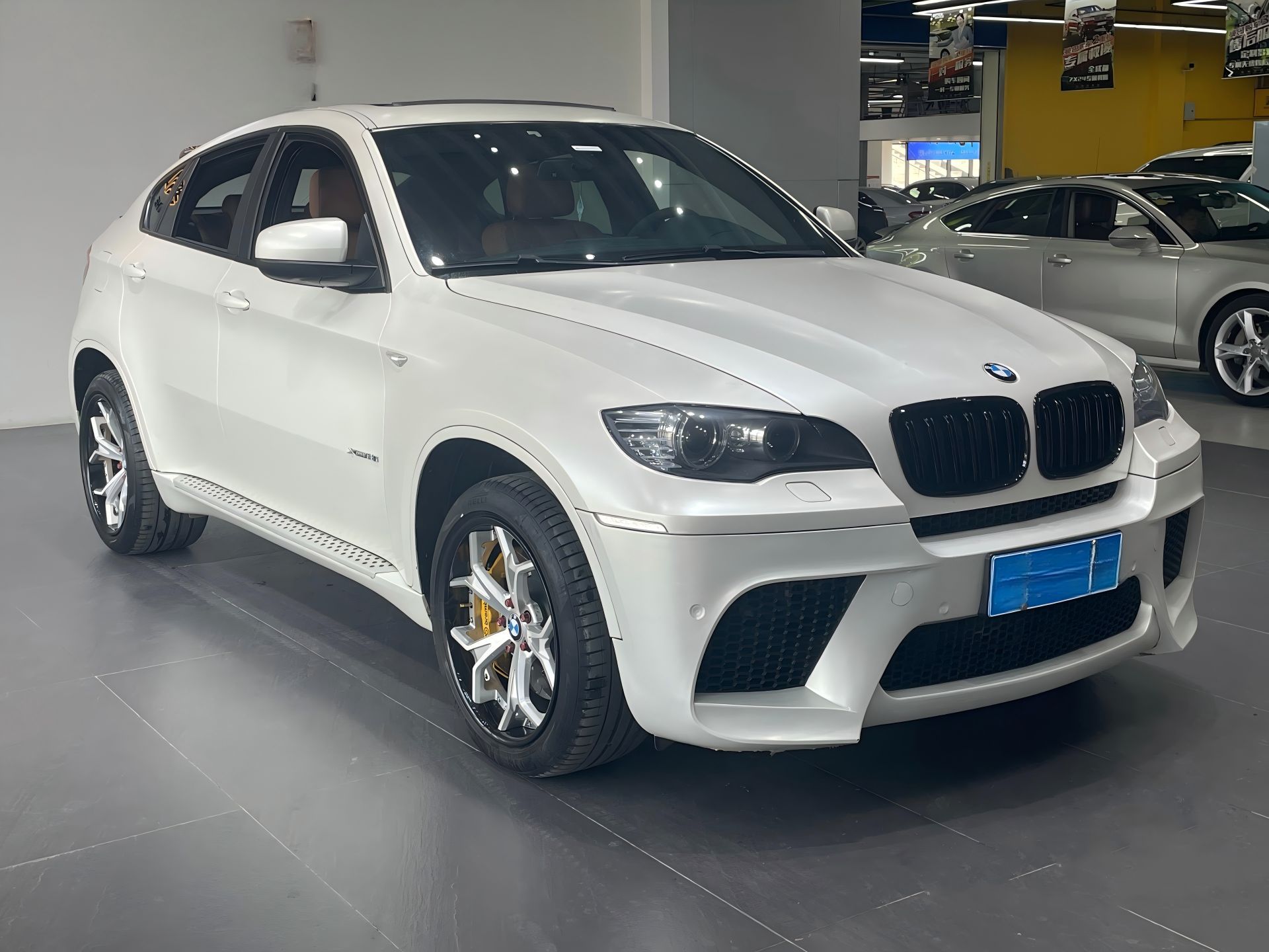 Suitable for 2008-2015 BMW X6 E71 modified to X6M front bumper and rear bumper injection molded PP modified body kit