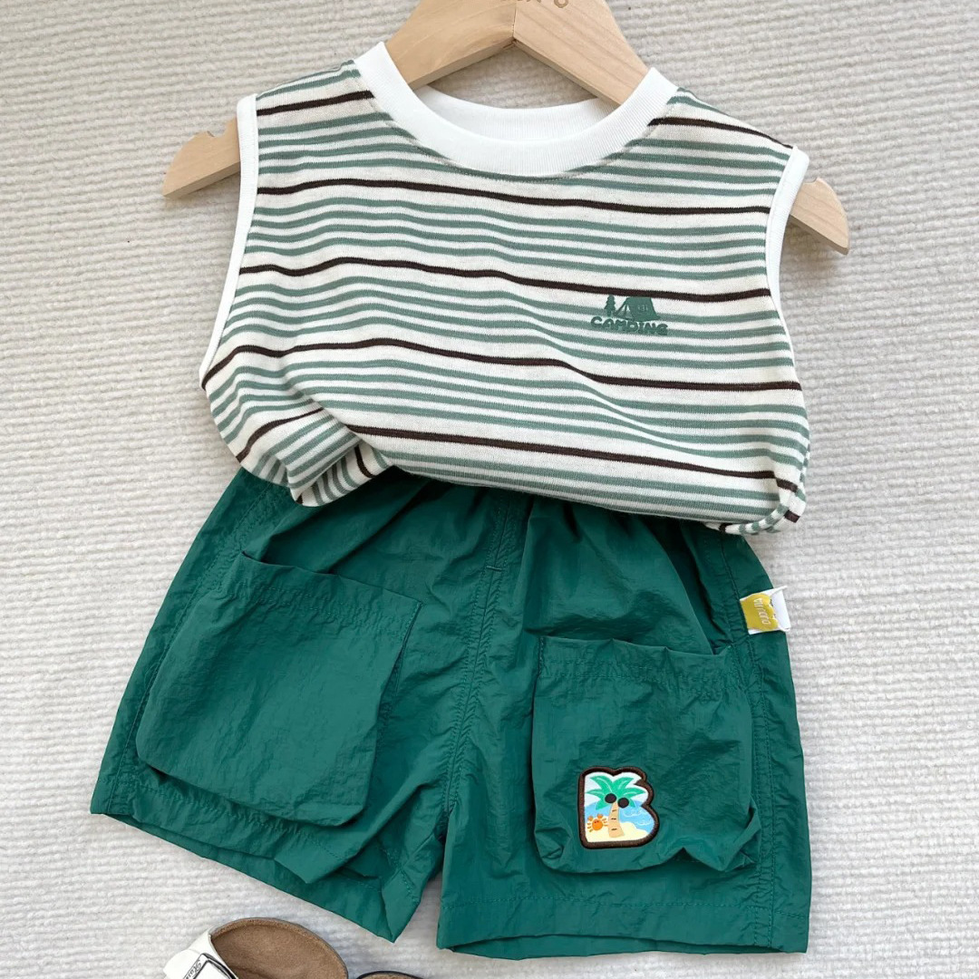 Stylish unisex children's shorts for summer, five-pocket design, trendy summer wear for kids, lightweight children's pants