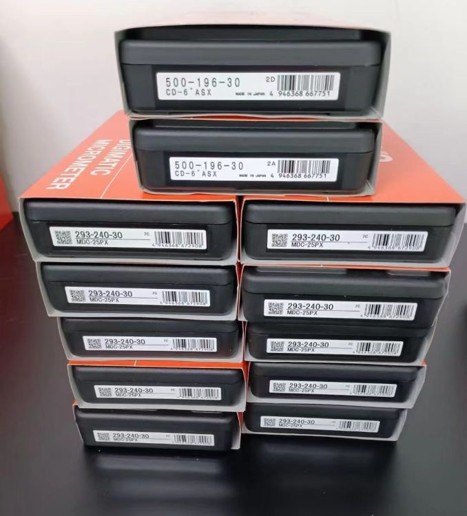 日本三丰MITUTOYO  数显卡尺 500-196-30