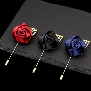 ���ɰ������b�ػ�һ���Lᘽ�ɫ�~��õ�廨�����ʿ�ػ���Ů�I��