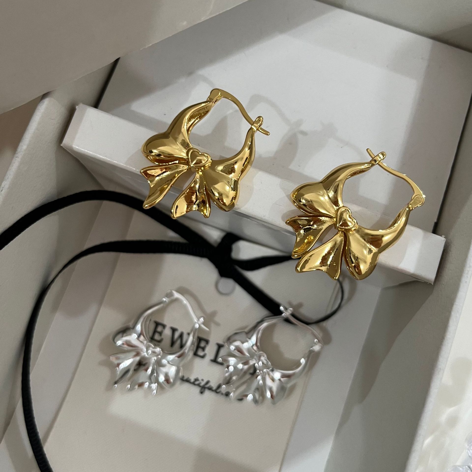 16g Weight Copper Ear Needle Material Hoop Earrings Classification 1 Pair Quantity Daily, Date Occasion Copper Material Bow Knot Pattern Women's Gender Streetwear Style 1 Pair Streetwear Bow Knot Copper Hoop Earrings 1