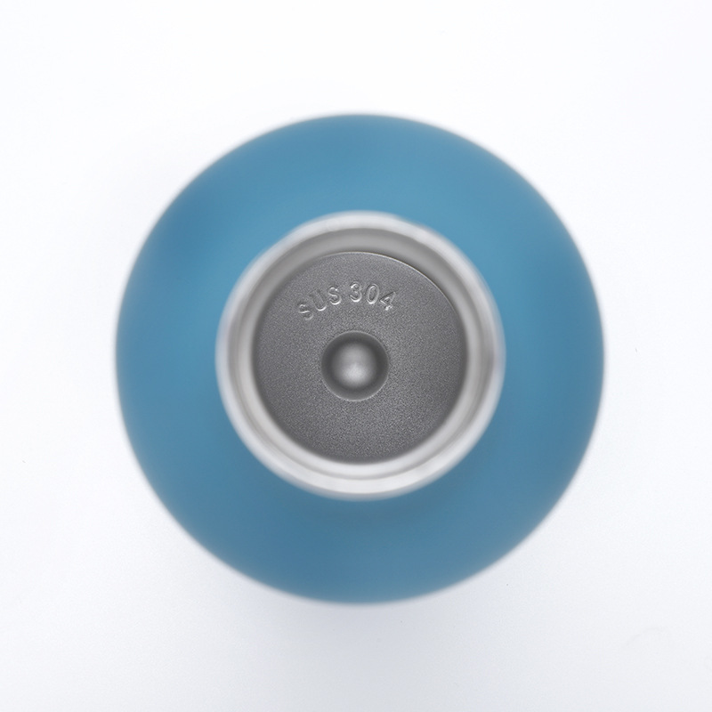 Amazon doble aislamiento de vacío 304 de acero inoxidable pequeña botella portátil deportes hervidor de agua al aire libre botella de cola al por mayor