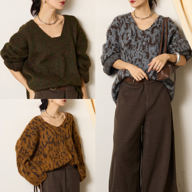 Cross-Border Export 2025 Autumn and Winter New Soft Large Version V Neck Pullover Loose Lazy Leopard Print Sweater Japan Rakuten Cross-Border Export 2025 Autumn and Winter New Soft Large Version V Neck Pullover Loose Lazy Leopard Print Sweater Japan Rakuten